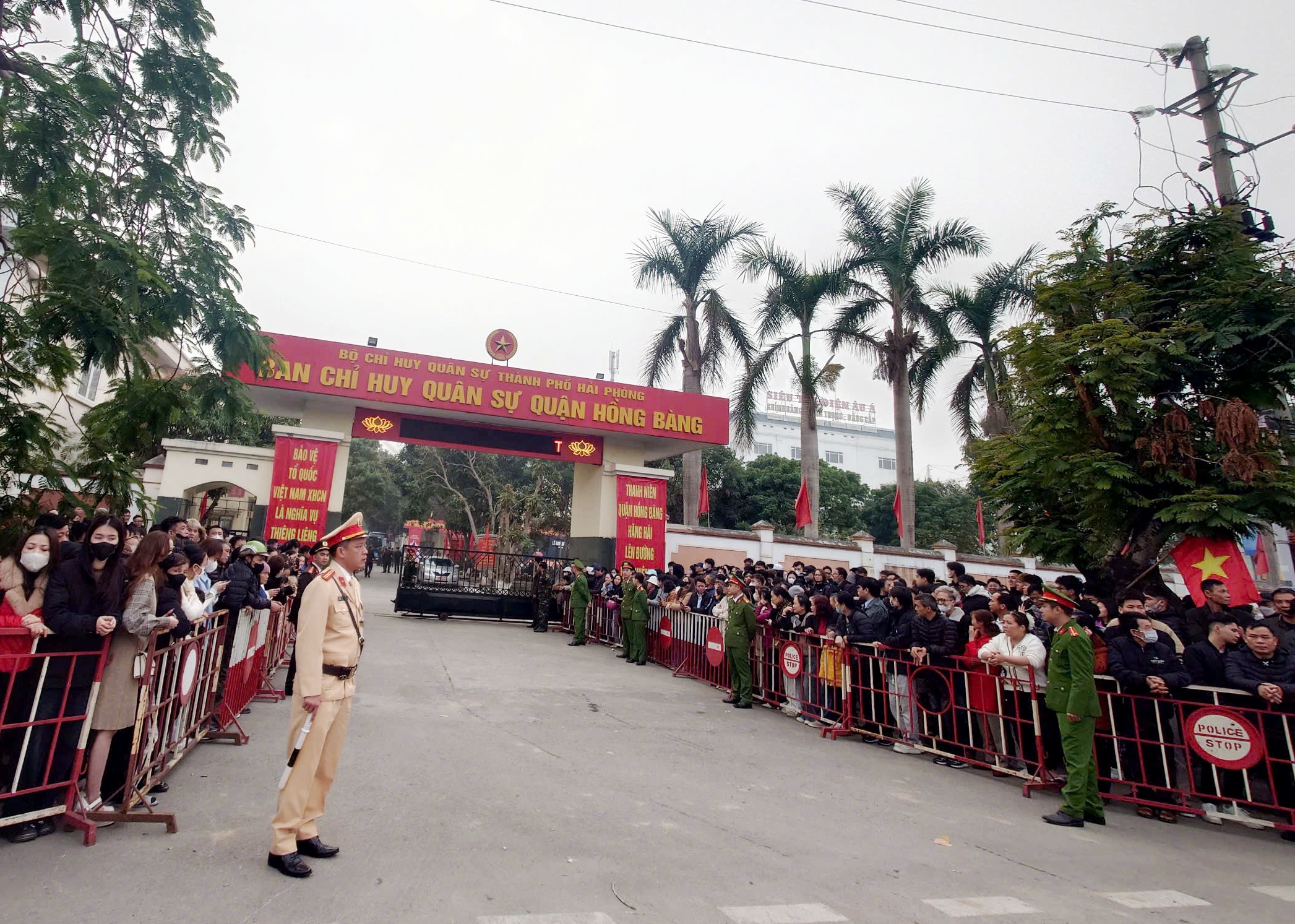 Công an quận Hồng Bàng đảm bảo an toàn Lễ giao nhận quân năm 2025